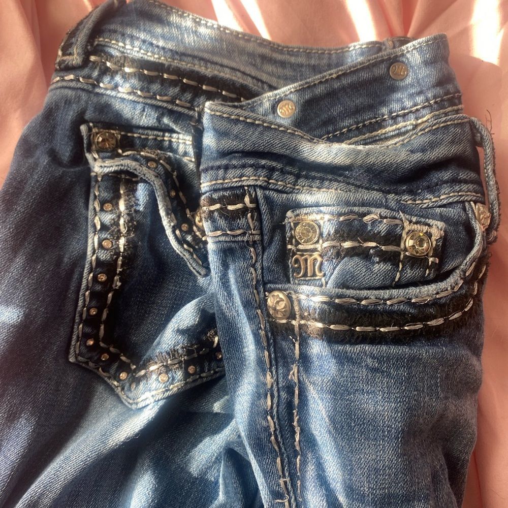 Miss Me Jeans Capris - Picture 5 of 5
